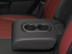 2023款 240TURBO 两驱精英版 5座