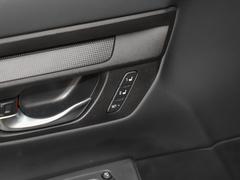 2023款 240TURBO 两驱精英版 5座