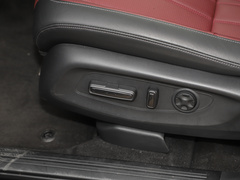 2023款 240TURBO 两驱精英版 5座
