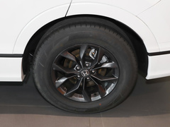 2023款 240TURBO 两驱精英版 5座