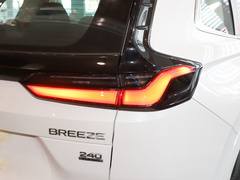 2023款 240TURBO 两驱精英版 5座