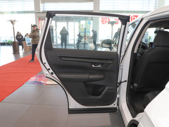 2023款 240TURBO 两驱精英版 5座