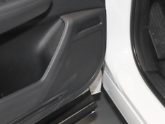 2023款 240TURBO 两驱精英版 5座