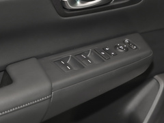 2023款 240TURBO 两驱精英版 5座