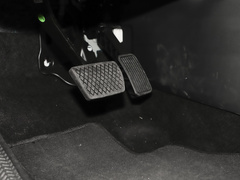2023款 240TURBO 两驱精英版 5座