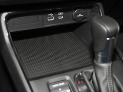 2023款 240TURBO 两驱精英版 5座