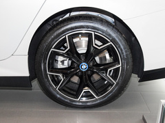 2023款 eDrive 40 L 曜夜套装