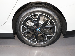 2023款 eDrive 40 L 曜夜套装