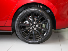 2022款 2.0L 自动质雅黑曜版