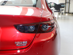2022款 2.0L 自动质雅黑曜版