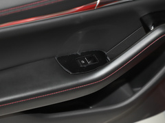 2022款 2.0L 自动质雅黑曜版
