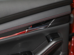 2022款 2.0L 自动质雅黑曜版