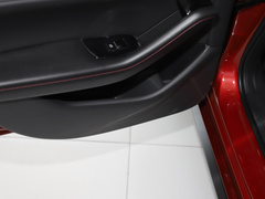 2022款 2.0L 自动质雅黑曜版