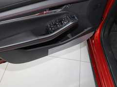 2022款 2.0L 自动质雅黑曜版