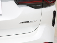 2022款 改款二 xDrive30i 领先型 M曜夜套装