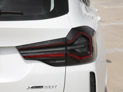 2022款 改款二 xDrive30i 领先型 M曜夜套装
