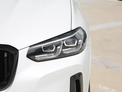 2022款 改款二 xDrive30i 领先型 M曜夜套装