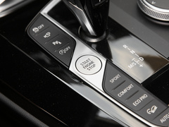 2022款 改款二 xDrive30i 领先型 M曜夜套装