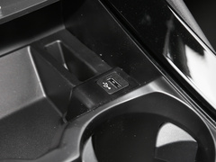 2022款 改款二 xDrive30i 领先型 M曜夜套装