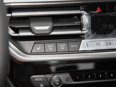 2022款 改款二 xDrive30i 领先型 M曜夜套装