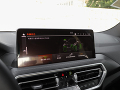 2022款 改款二 xDrive30i 领先型 M曜夜套装