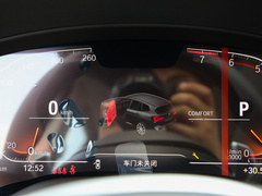 2022款 改款二 xDrive30i 领先型 M曜夜套装