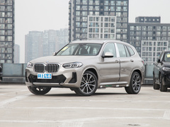 2022款 改款二 xDrive30i 领先型 M曜夜套装