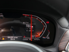 2022款 改款二 xDrive30i 领先型 M曜夜套装