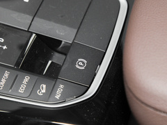 2022款 改款二 xDrive30i 领先型 M曜夜套装