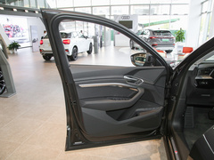 2022款 Sportback 55 quattro 豪华型