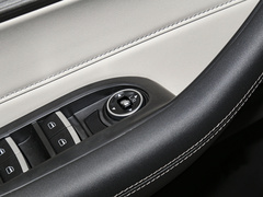2022款  PLUS 功夫熊猫联名版 1.5L 手动品尚型