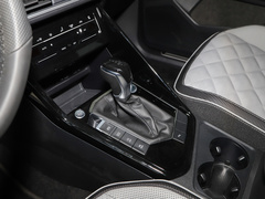 2023款 330TSI 两驱尊贵高能版