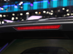 2023款 2.0T 暴走旗舰版 6座