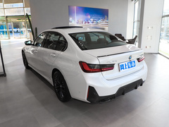 2023款 330Li M运动曜夜套装