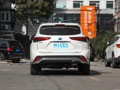 2022款 2.5L HEV四驱尊贵版