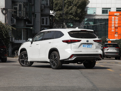 2022款 2.5L HEV四驱尊贵版