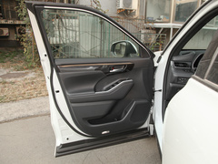 2022款 2.5L HEV四驱尊贵版