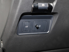 2022款 极光L 249PS R-Dynamic 科林斯古铜特别版
