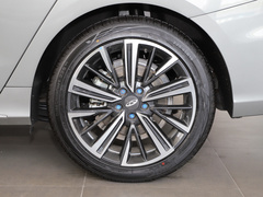 2022款 1.6T DCT逸