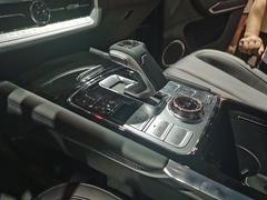 2023款 3.0T V6 汽油极途版