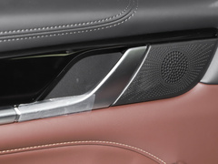 2023款 3.0T V6 汽油极途版