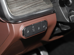 2023款 3.0T V6 汽油极途版