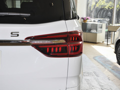 2023款 改款 PLUS 2.0T 柴油自动豪华版