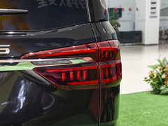 2023款 PLUS 2.0T 汽油自动豪华版