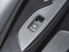 2023款 PLUS 2.0T 汽油自动豪华版