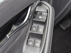 2023款 PLUS 2.0T 汽油自动豪华版