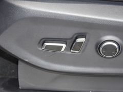 2023款 PLUS 2.0T 汽油自动豪华版