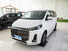 2023款 PLUS 2.0T 汽油自动豪华版