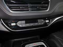 2023款 PLUS 2.0T 汽油自动豪华版