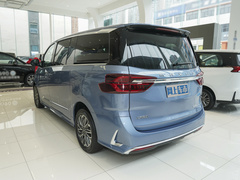 2023款 PLUS 2.0T 汽油自动豪华版